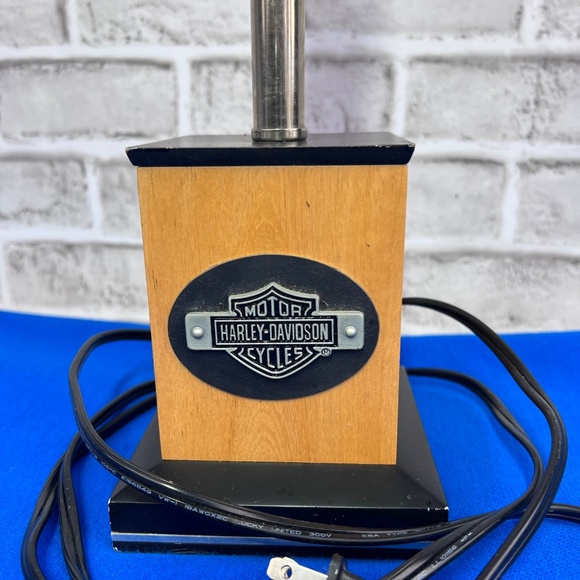 |•HARLEY-DAVIDSON•| Small Woodgrain Lamp Metal HD Logo - Picture 2 of 10